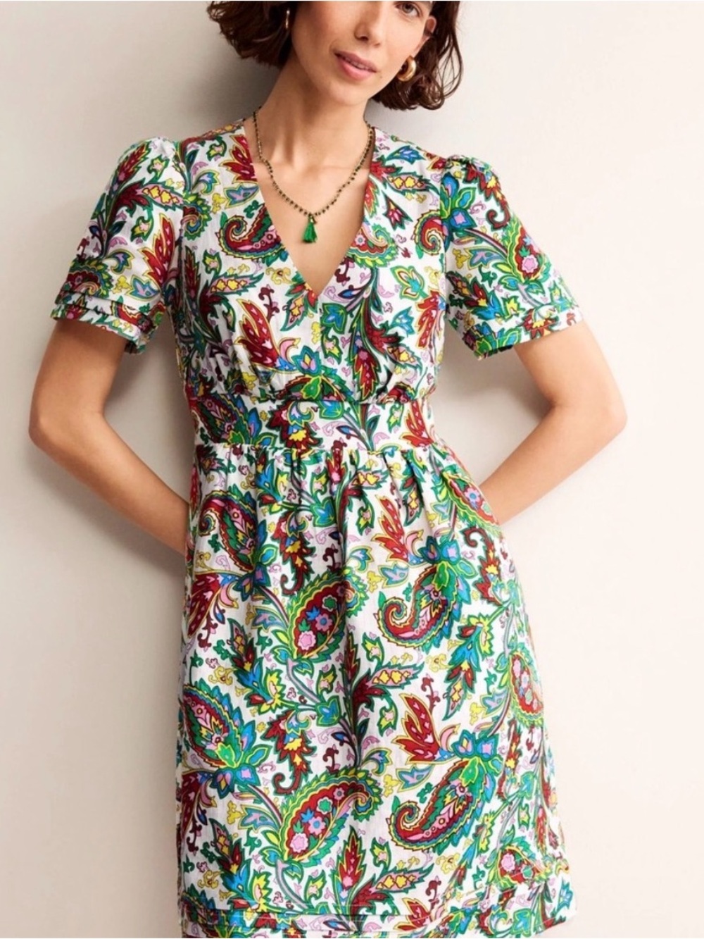 Boden Eve Linen Multicolor
Paisley V-Neck Mini Dress
US4